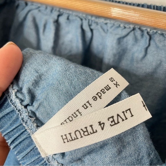 💫 LIVE 4 TRUTH | Ruffle Bell Sleeve Chambray Soft Cotton Denim Jean Crop Blouse - Picture 6 of 6